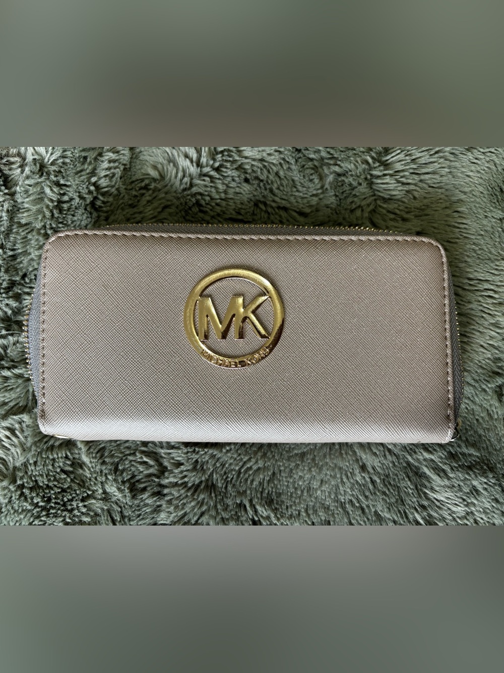 Michael Kors Beige/grey Saffiano Zip Wallet with Gold MK Accent
